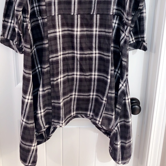Plaid button down - Picture 5 of 6